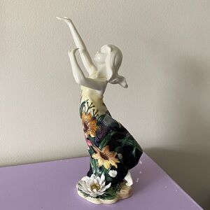 Hand Painted Old Tupton Ware Woman Figurine Lady Summer